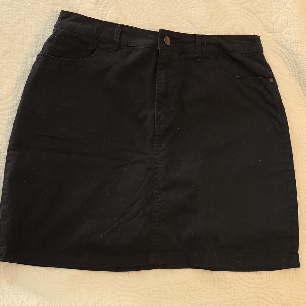 Croft & Barrow, black skorts, classic fit, size 10